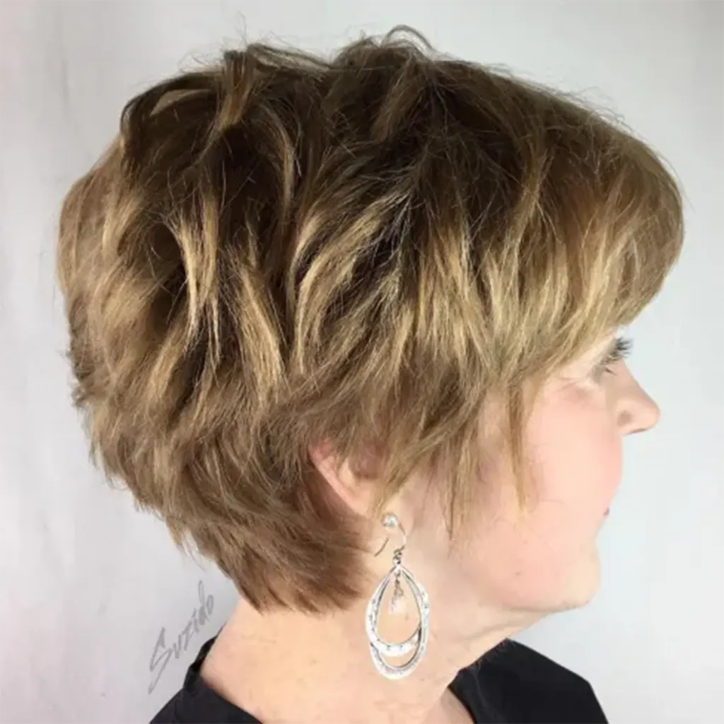Pelo Corto Chic y Moderno en Capas Cortas Ideas elegantes y modernas para el pelo corto de las mujeres de más de 50 y 60 años