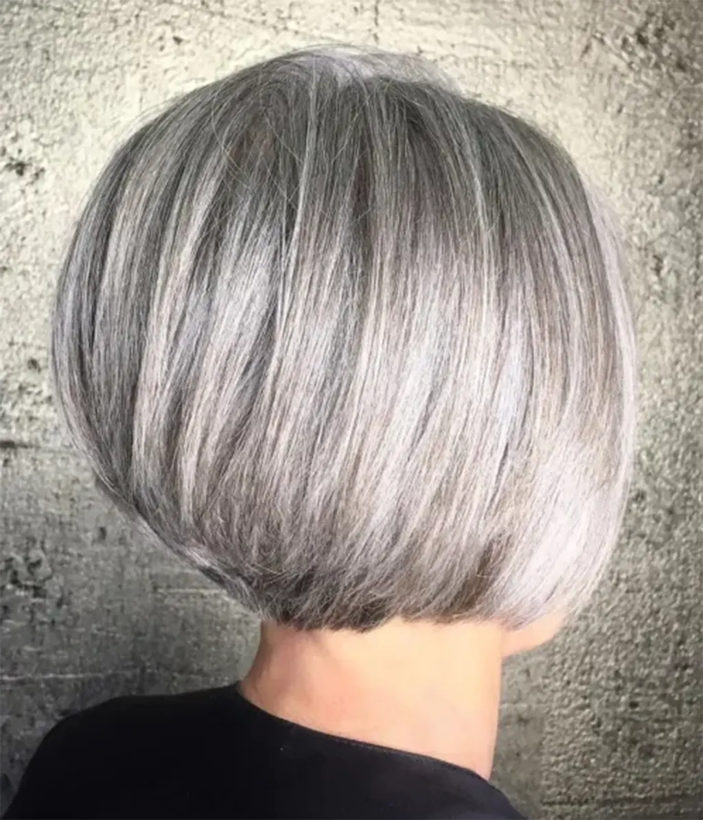 Bob Redondeado con Muestra de Nuca Ideas elegantes y modernas para el pelo corto de las mujeres de más de 50 y 60 años