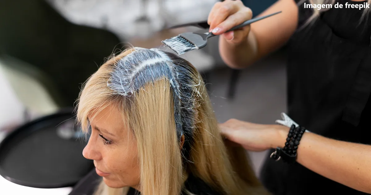 Lo que hay que Saber Sobre la Decoloración del Cabello