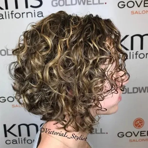 Ideia de Corte Chanel Para Cabelos Ondulados