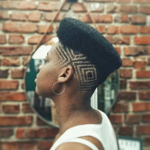 Corte com Laterais Raspadas (Sidecut) Para Cabelo Crespo