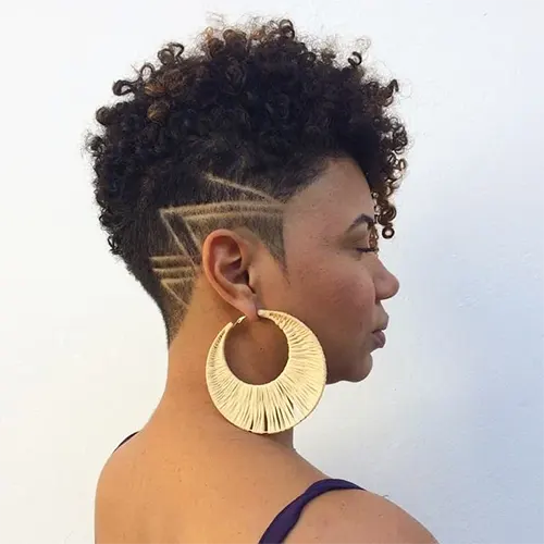 Corte com Laterais Raspadas (Sidecut) Para Cabelo Crespo