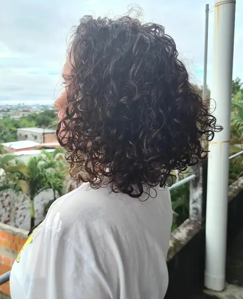 Sugestão de Corte de Cabelo Cacheado Estilo Chanel de Bico. Sugestão de Corte de Cabelo Cacheado Estilo Chanel de Bico.