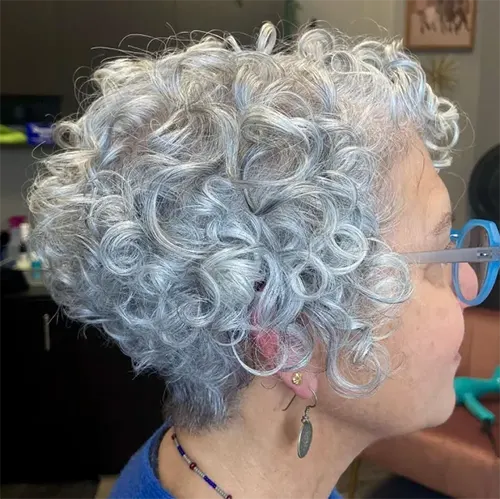Ideia de Cabelo Grisalho Curto Cacheado Ideia de Cabelo Grisalho Curto Cacheado