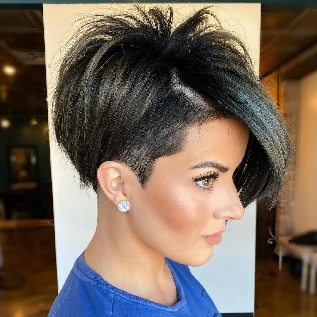 Undercut Pixie Com Franja Dramática Undercut Pixie Com Franja Dramática