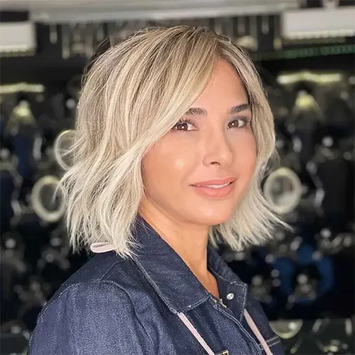 Estilo de Cabelo Loiro Curto: Blunt cut sem franja. Estilo de Cabelo Loiro Curto: Blunt cut sem franja.