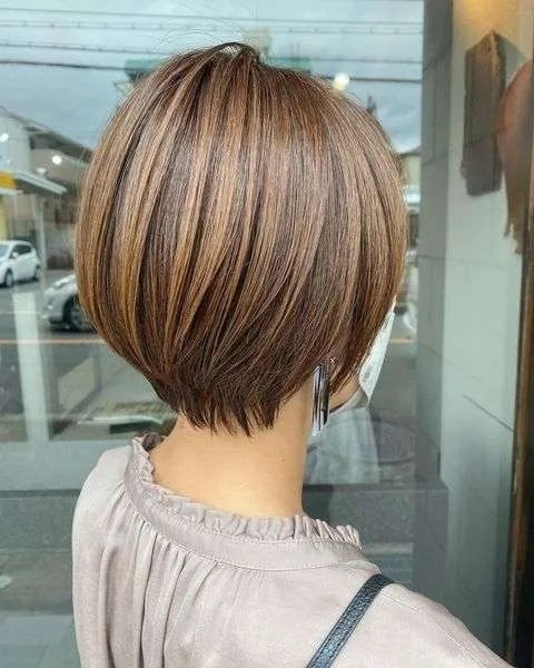 Extraordinário corte de cabelo curto feminino