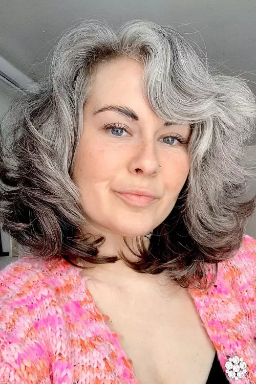 Foto de um Corte Messy Hair Feminino ou Corte Bagunçado Foto de um Corte Messy Hair Feminino ou Corte Bagunçado