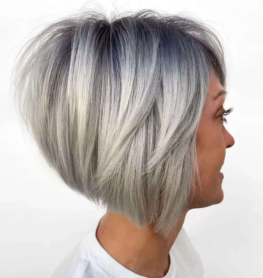 Bob Clássico em Camadas Excelente Corte de Cabelo Curtinho Moderno