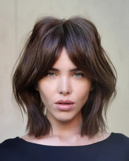 Bob Choppy Cabelo Castanho com Franja Longa Principais Cortes French Bob para Cabelos Finos