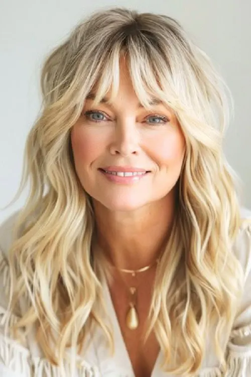 Opção de Estilo para Cabelo Ondulado Feminino 40+ Opção de Estilo para Cabelo Ondulado Feminino 40+