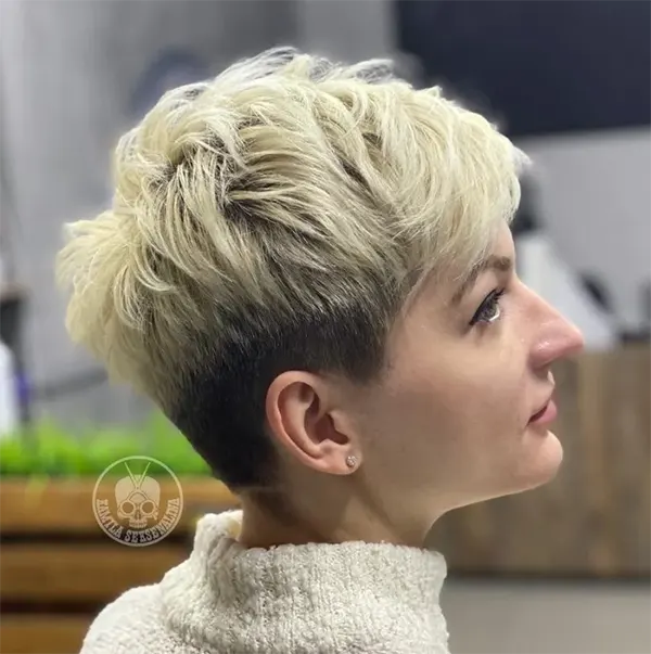 Sugestão de Estilo de Pixie Cut com Franja para 2025