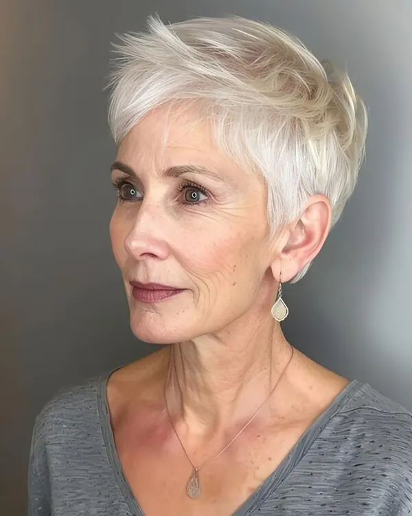 Corte de Cabelo Curto Feminino Para Disfarçar a Testa Grande