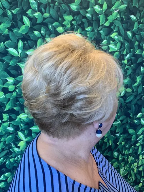 Pixie Polido Ideia de Corte de Cabelo Curto Para Mulheres com 50 Anos ou Mais
