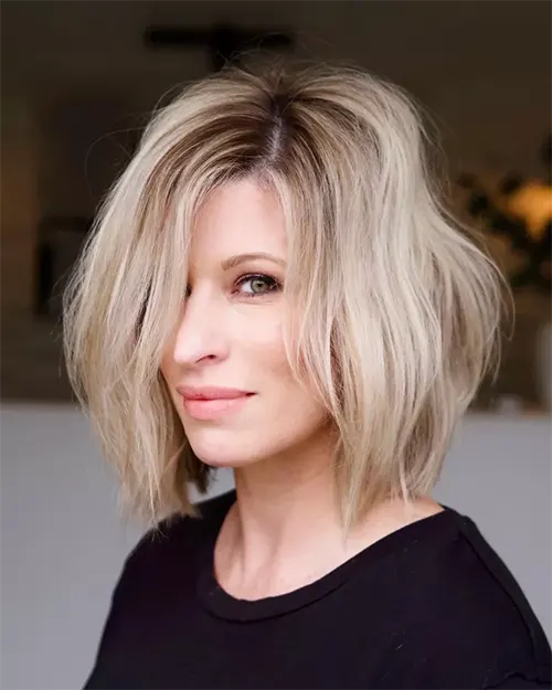 Long Bob Volumoso Ideia de Corte de Cabelo Curto Para Mulheres com 50 Anos ou Mais