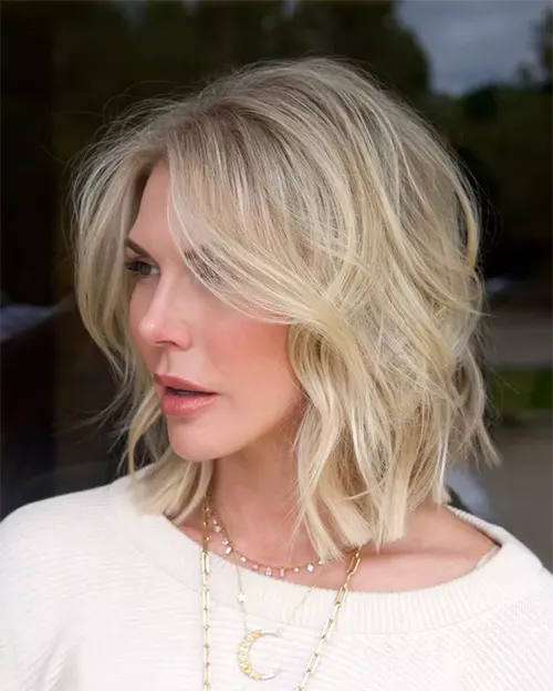 Long Bob Emoldurando o Rosto Ideia de Corte de Cabelo Curto Para Mulheres com 50 Anos ou Mais