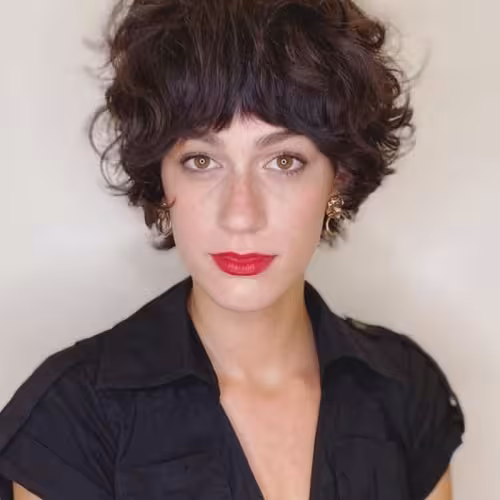 Corte de Cabelo com Manutenção Simples Para Usar em Dezembro 2025: Pixie Longo com Coroa Texturizada