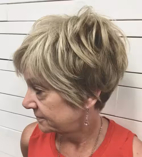 Marailhoso Corte Pixie Cut Para Mulher com 50 Anos ou Mais: Corte de Cabelo Curto em Camadas Jovem